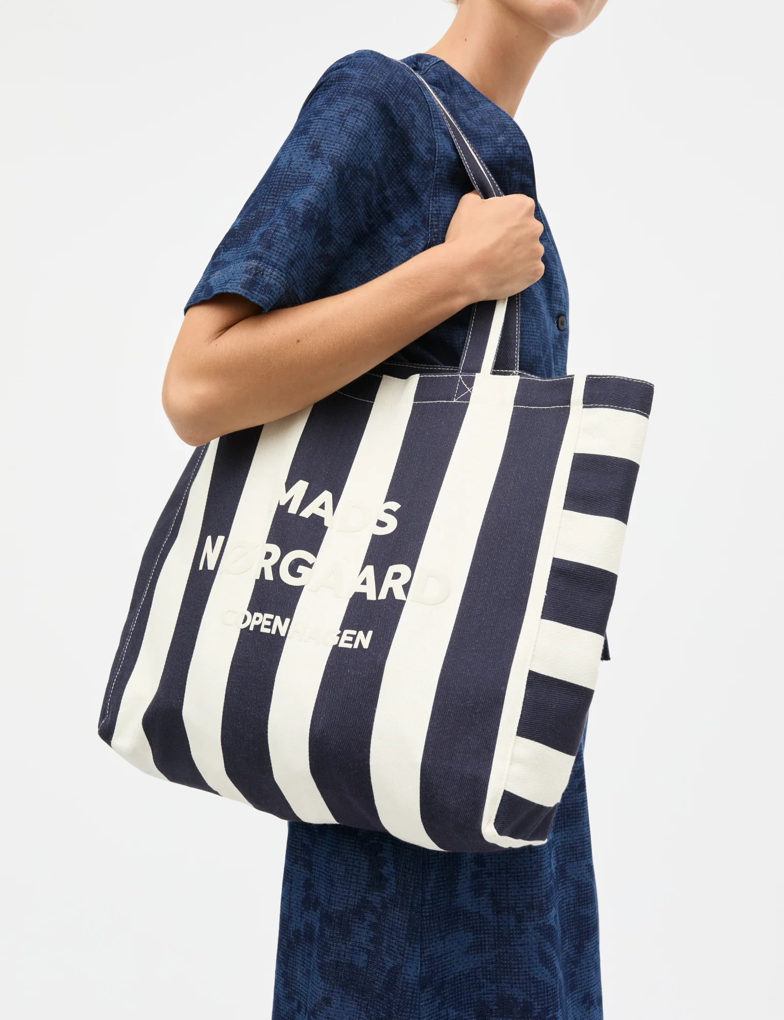Boutiqno Athene AOP Bag, Stripe AOP Sky Captain - Image 2
