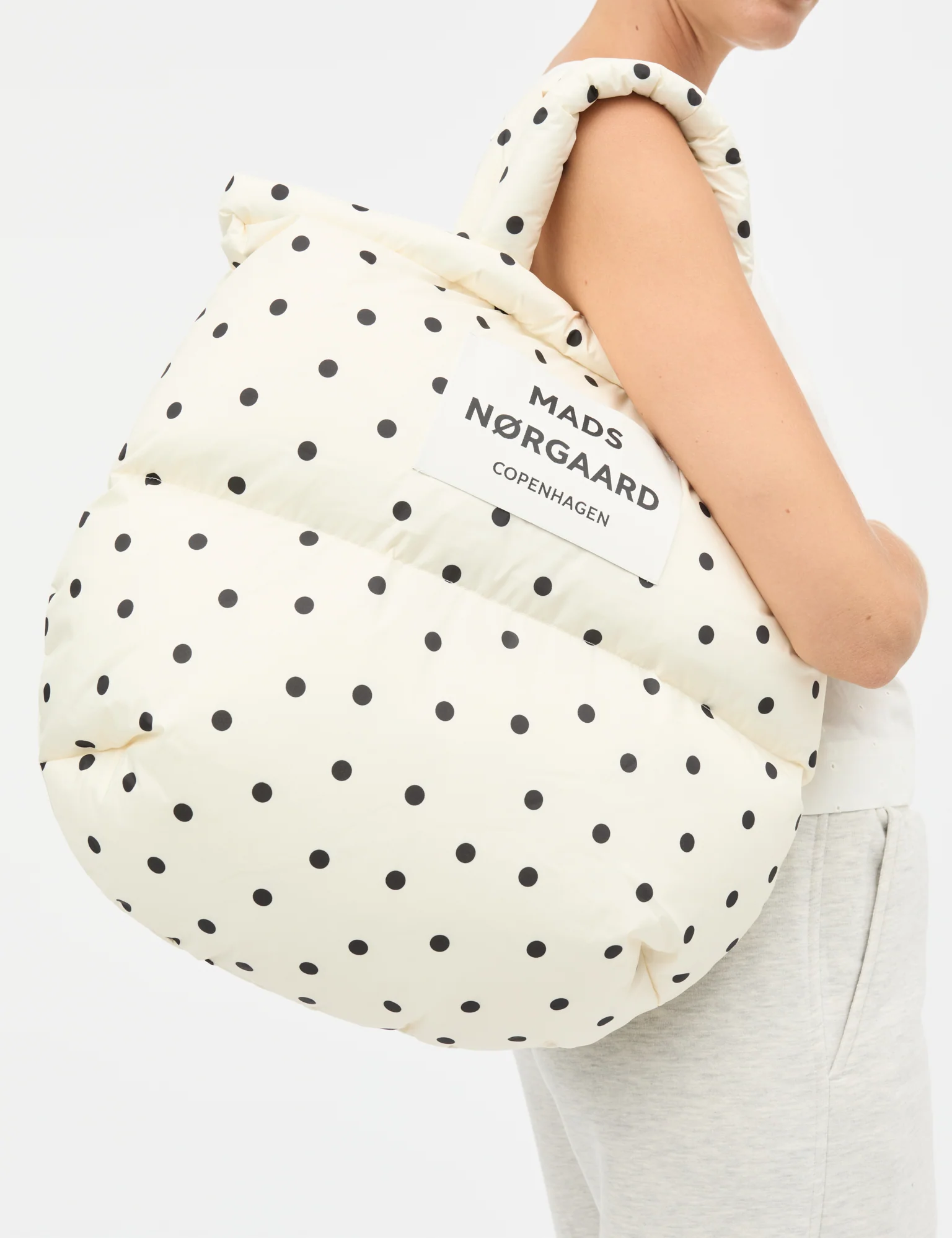 Light Ripstop Pillow AOP Bag, Dot AOP Sweet Corn - Image 2