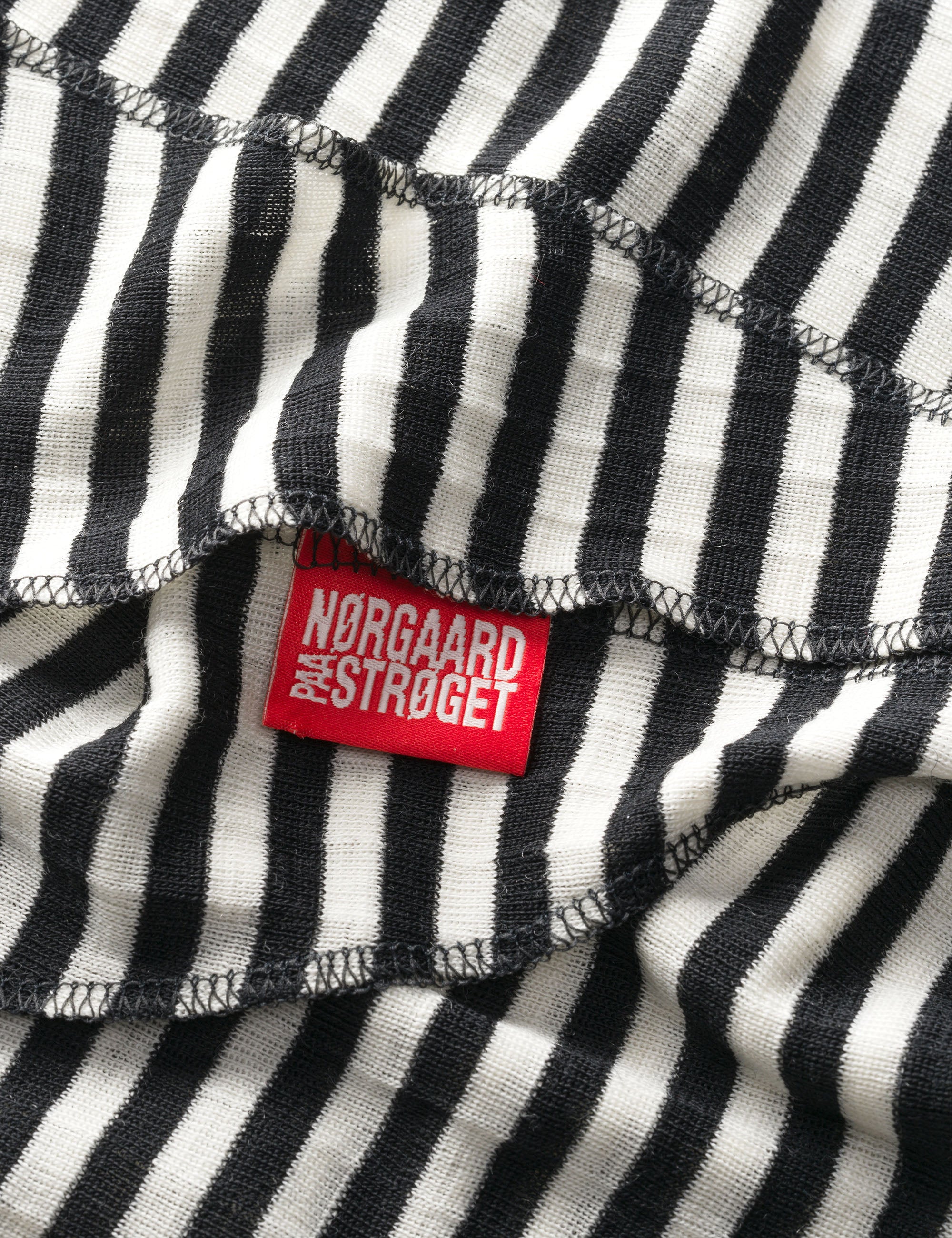 NPS Scarf Triangle Wool, Black/Ecru Stripe - Image 3