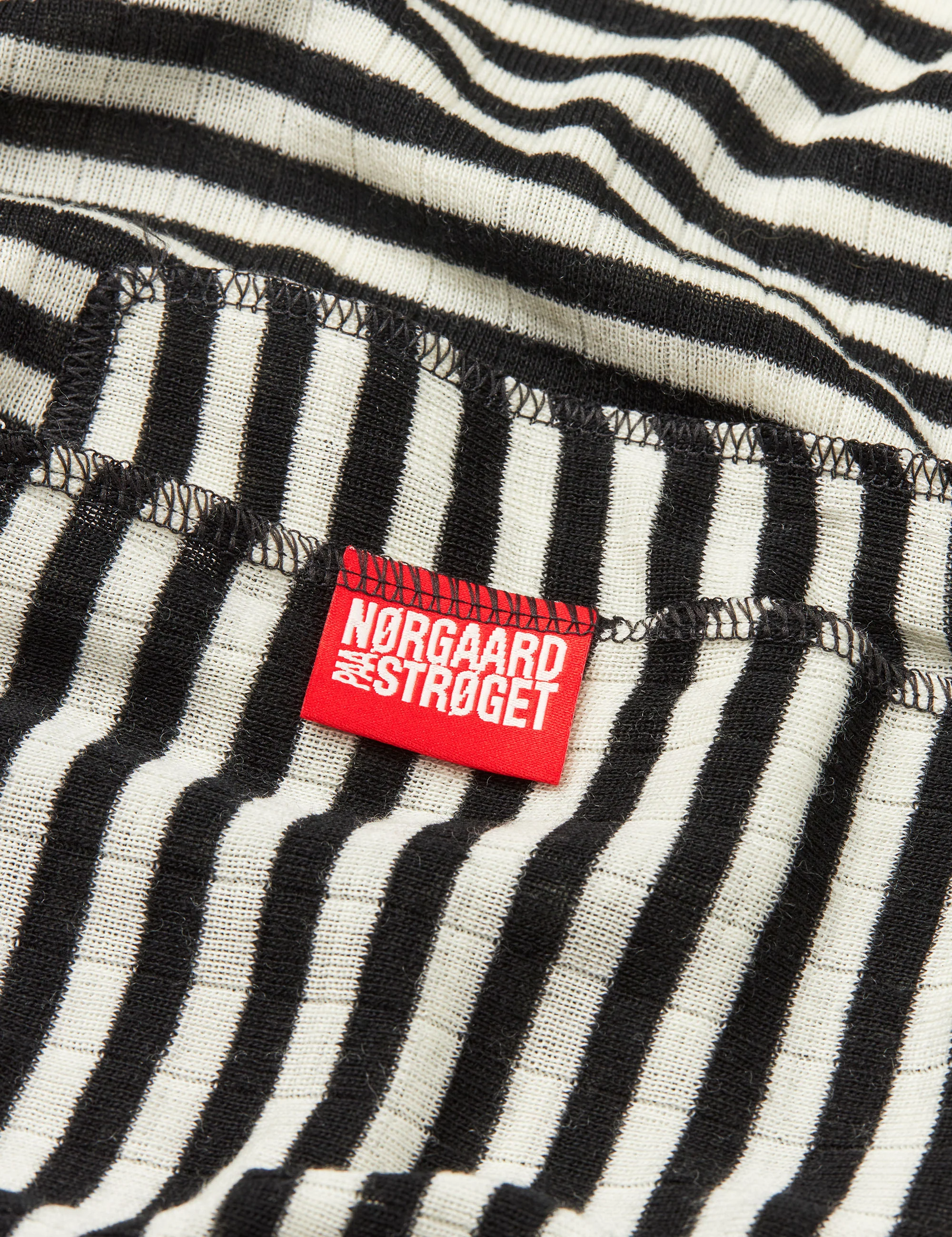 NPS Scarf Wool, Black/Ecru Stripe - Image 3